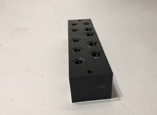 New OEM Genuine John Deere Valve Manifold, Part # A40456