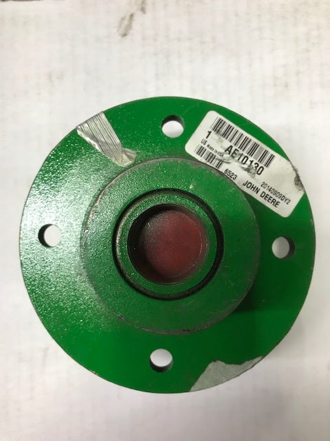 New OEM Genuine John Deere Hub, Part # AE10130