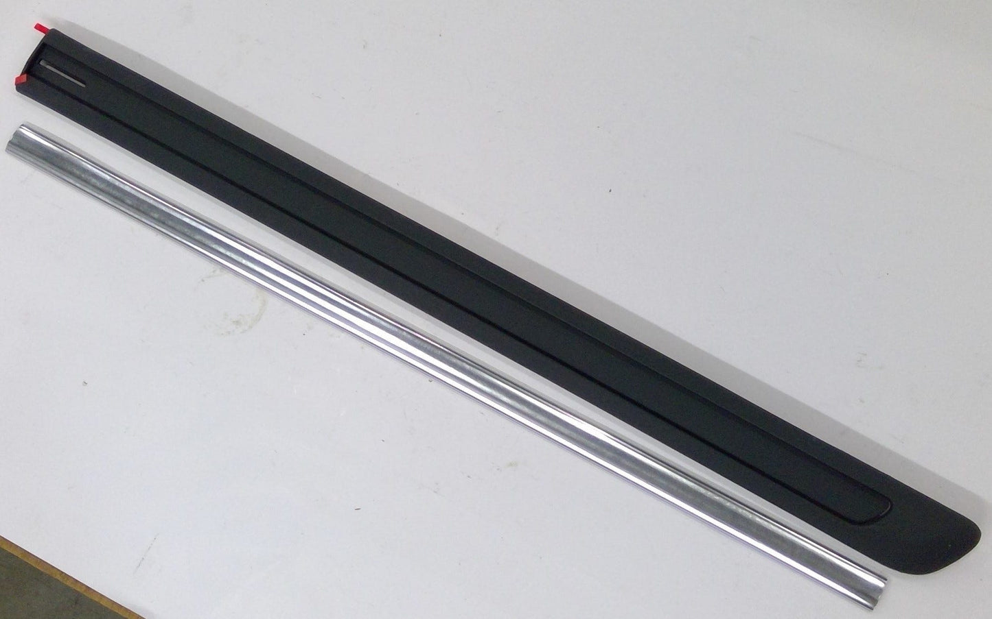 New 2004-2007 Fits Chrysler Grand Caravan, Town & Country Molding-Sliding Door - Part # WV99TZZAA