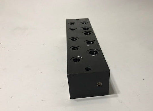 New OEM Genuine John Deere Valve Manifold, Part # A40456