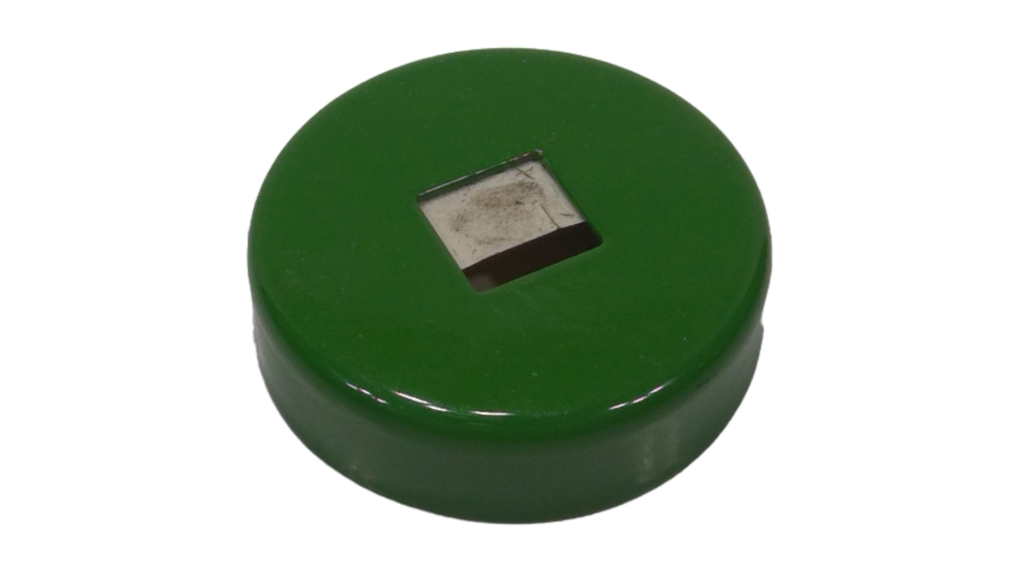 New OEM Genuine John Deere Cover, Part # B1067M