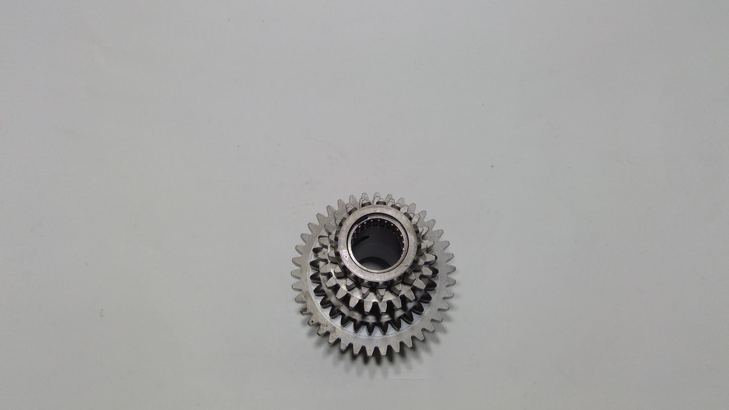 New OEM Genuine John Deere Gear, Part # CH14071