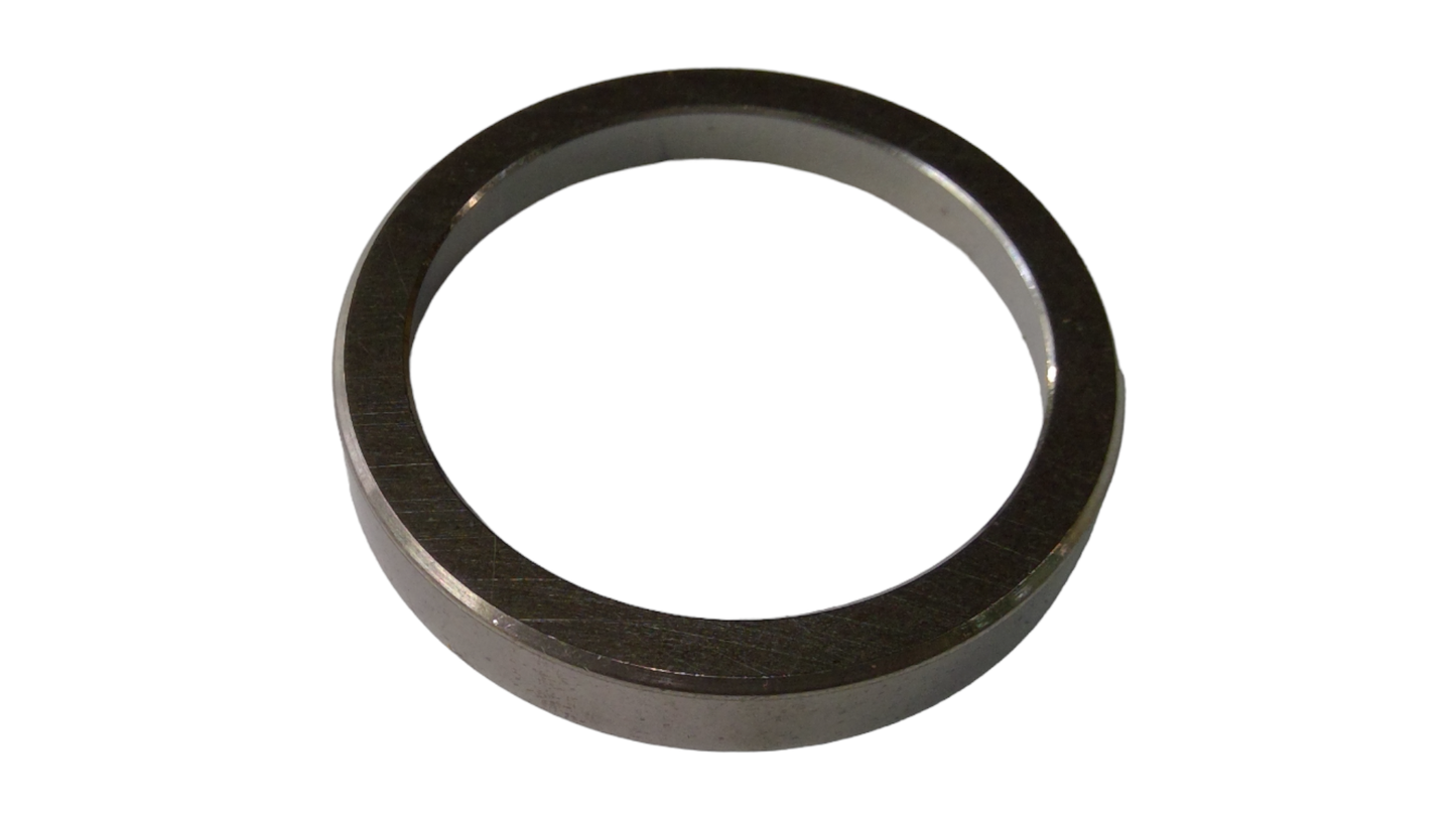 New OEM Genuine John Deere Valve Seat Insert, Part # R48314