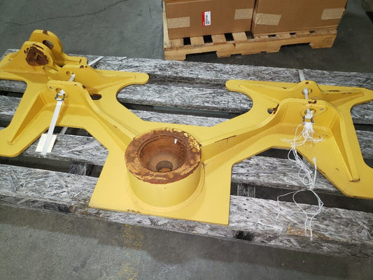 New OEM Genuine Caterpillar, Bracket - Part # 2826597