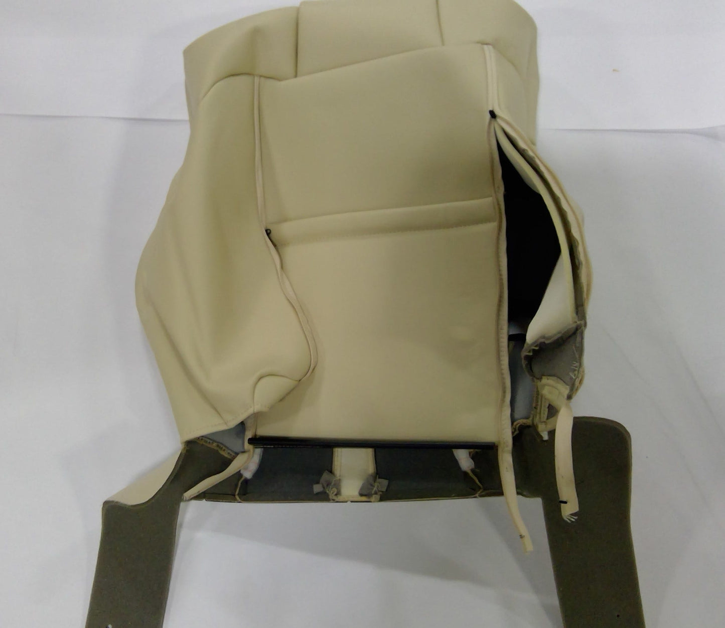 New 2009 Fits Chrysler 300 Cover-Front Seat Back - Part # 1NS661T1AA