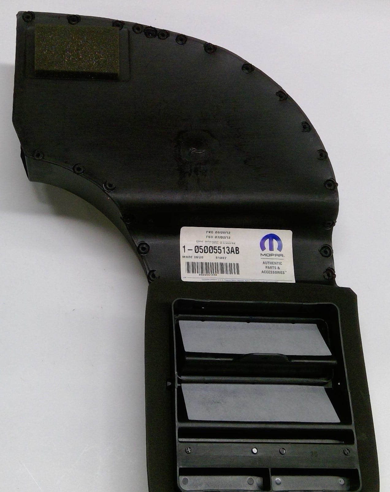 New 2001-2007 Fits Chrysler Grand Caravan, Town & Country Exhauster-Quarter Panel - Part # 5005513AB