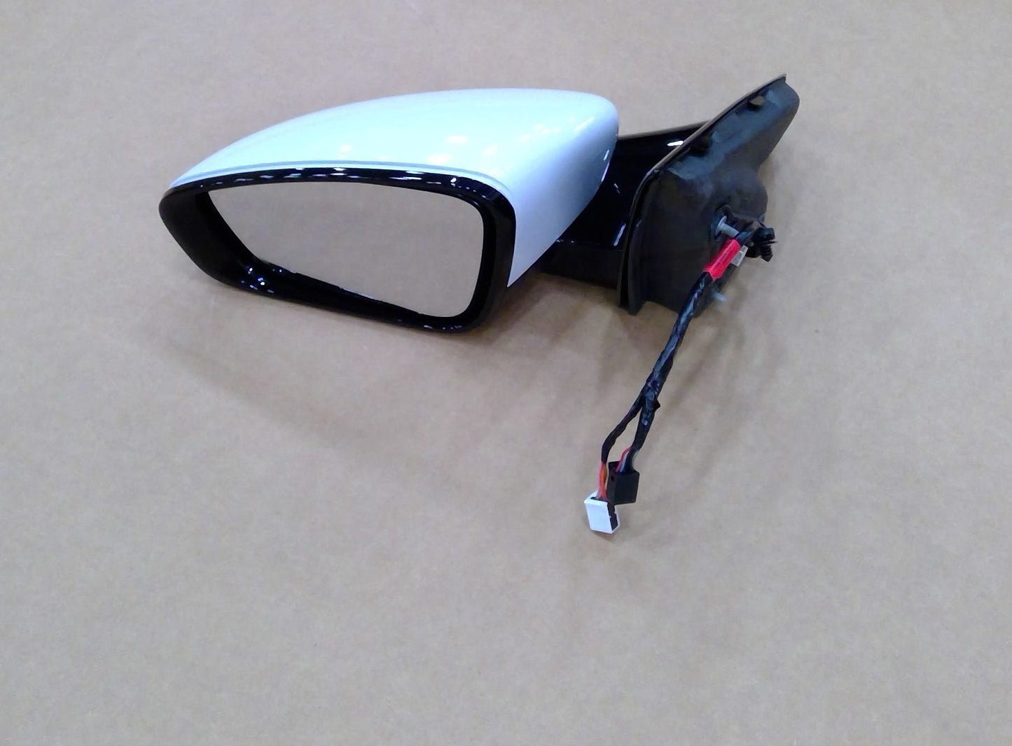 New 2016 Fits Chrysler 200 Outside Rear View Mirror - Part # 5SE311WWAF