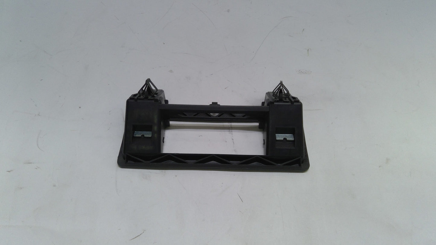 New Fits Chrysler Retainer - Part # 68029388AA