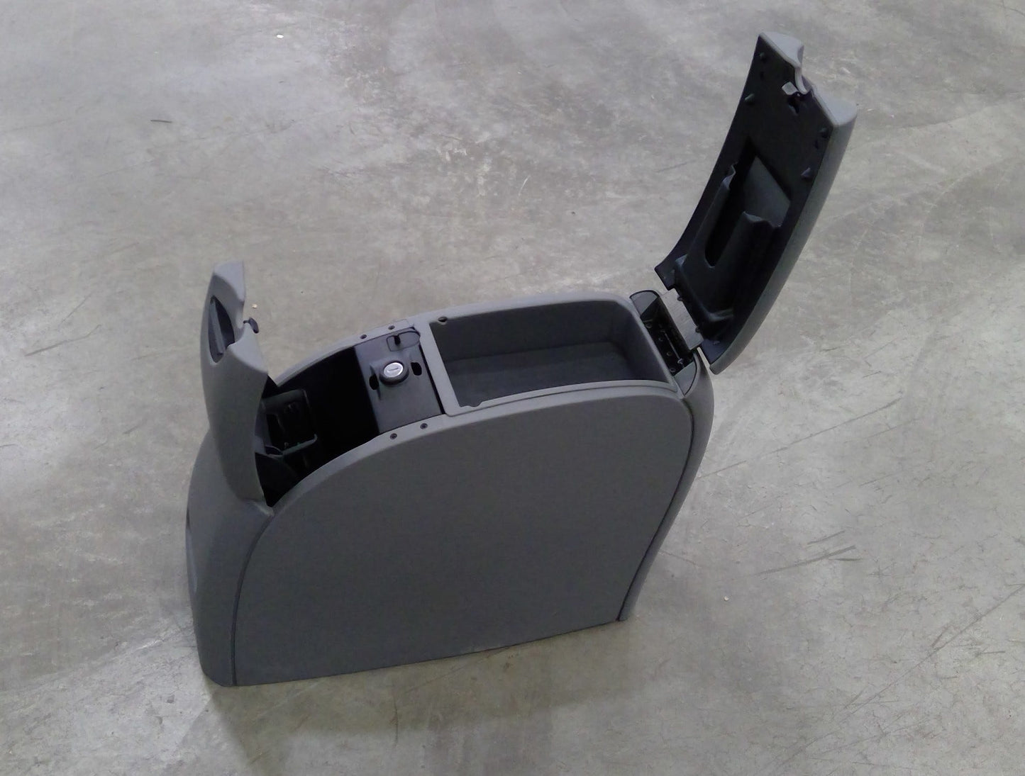 New Fits Chrysler Console-Center - Part # 82208424