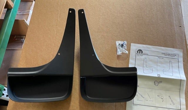 New Fits Chrysler Splash Molded Rear Guard - Part # 82210379