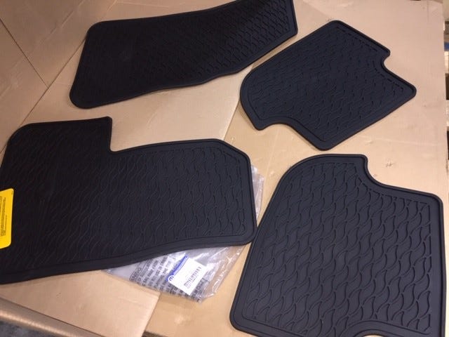 New Fits Chrysler Floor Complete Mat Kit - Part # 82210449AC