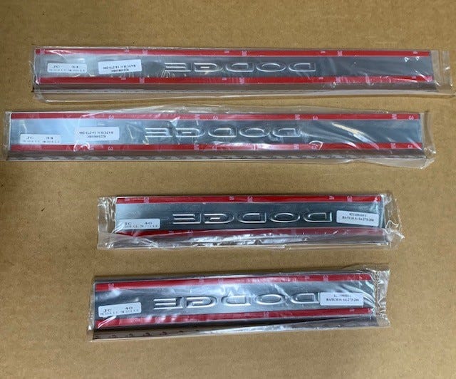 New Fits Chrysler Door Entry Sill Kit - Part # 82210810