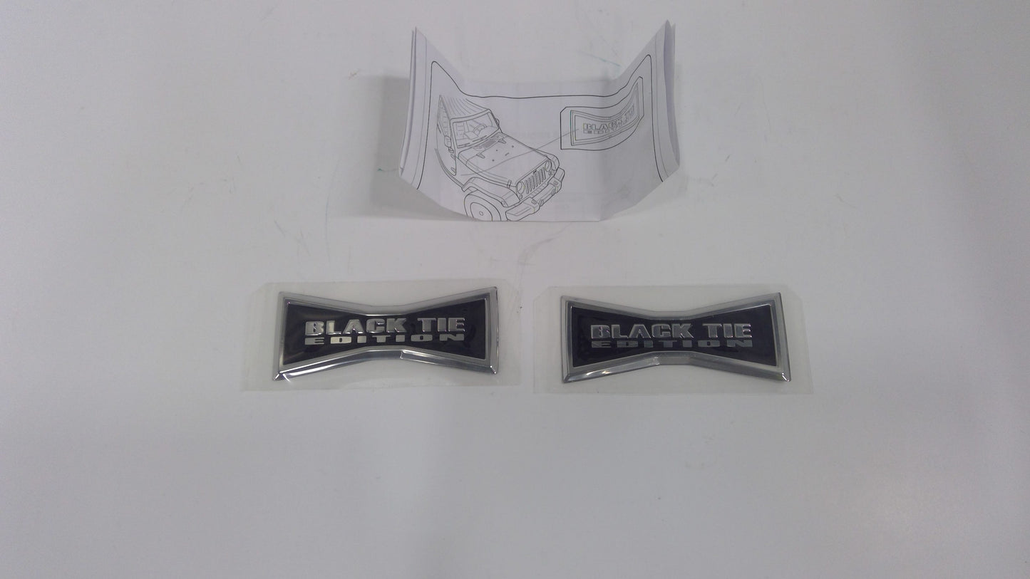 New Fits Chrysler Emblem Kit - Part # 82213254