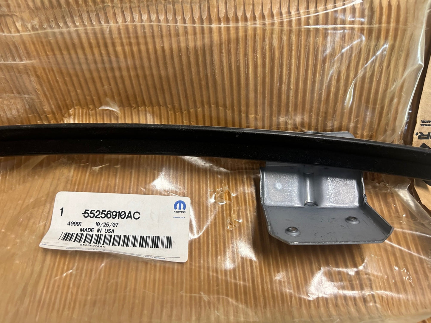 New 2001-2004 Fits Dodge Dakota Driver's Left Front Window Channel, Part # 55256910AC