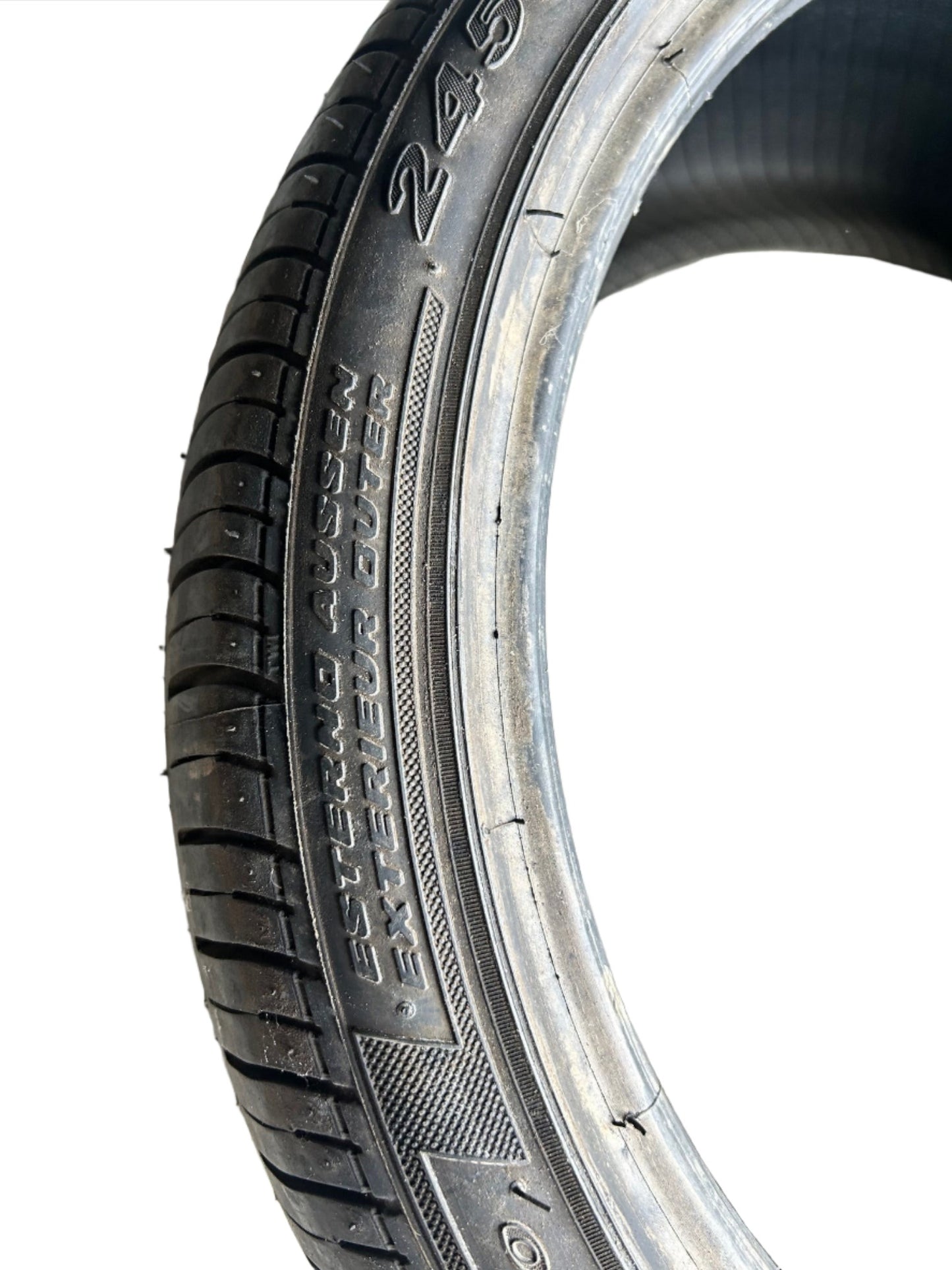 New Lamborghini Tire Pirelli P Zero Rosso 245/35R18 92Y High Performance