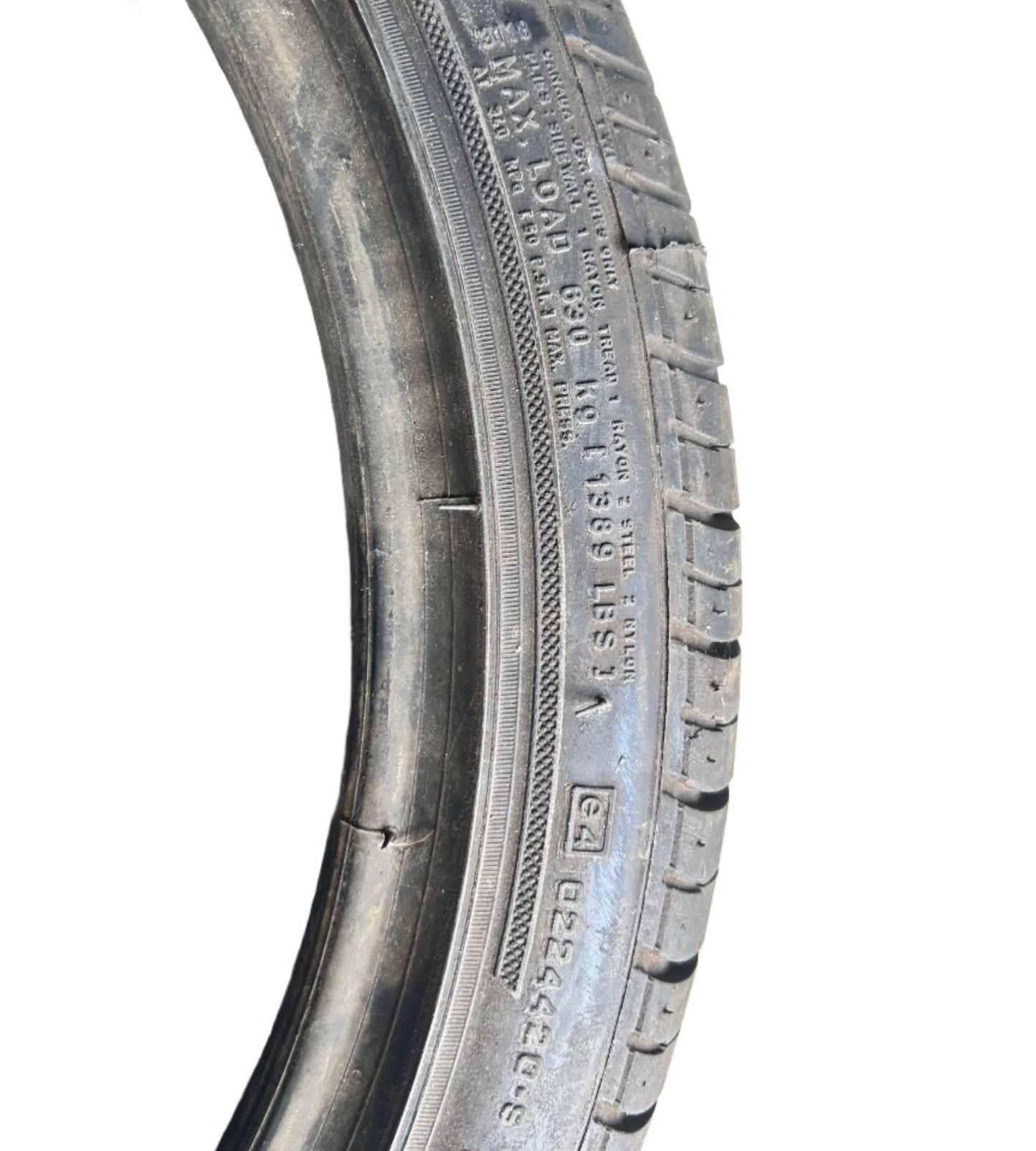 New Lamborghini Tire Pirelli P Zero Rosso 245/35R18 92Y High Performance