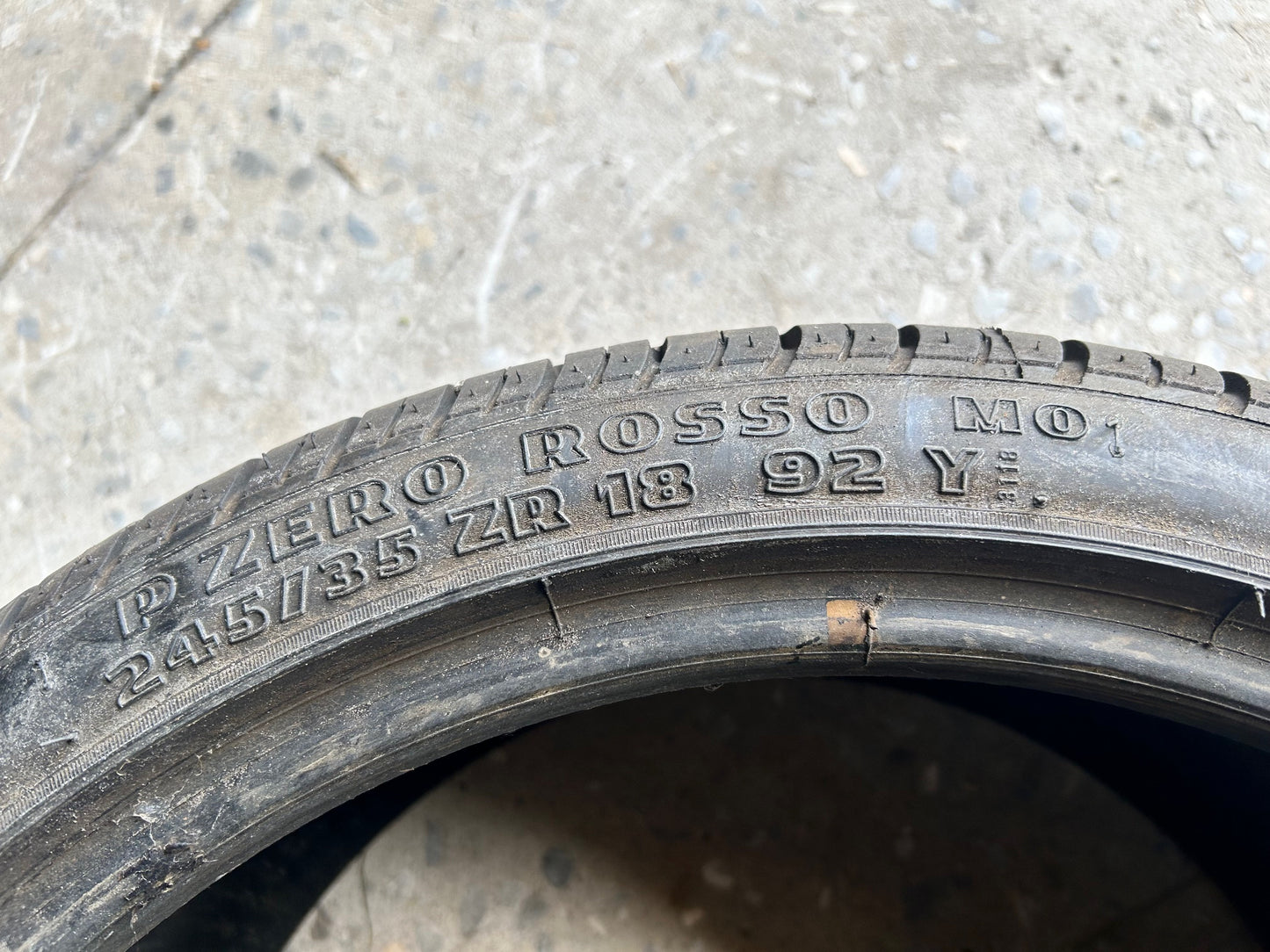 New Lamborghini Tire Pirelli P Zero Rosso 245/35R18 92Y High Performance