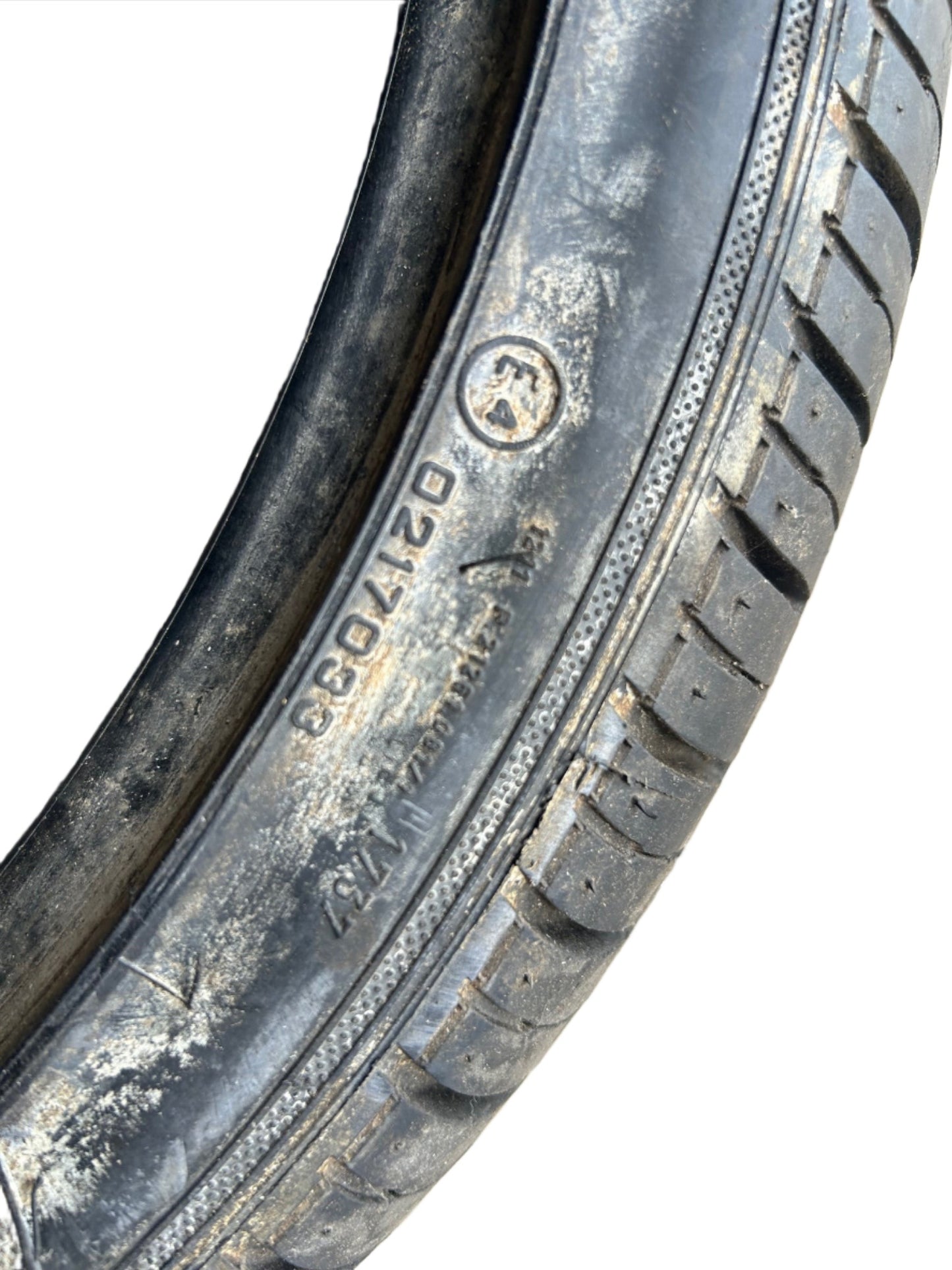 New Lamborghini Tire Pirelli P Zero 235/35ZR19 (91Y) High Performance
