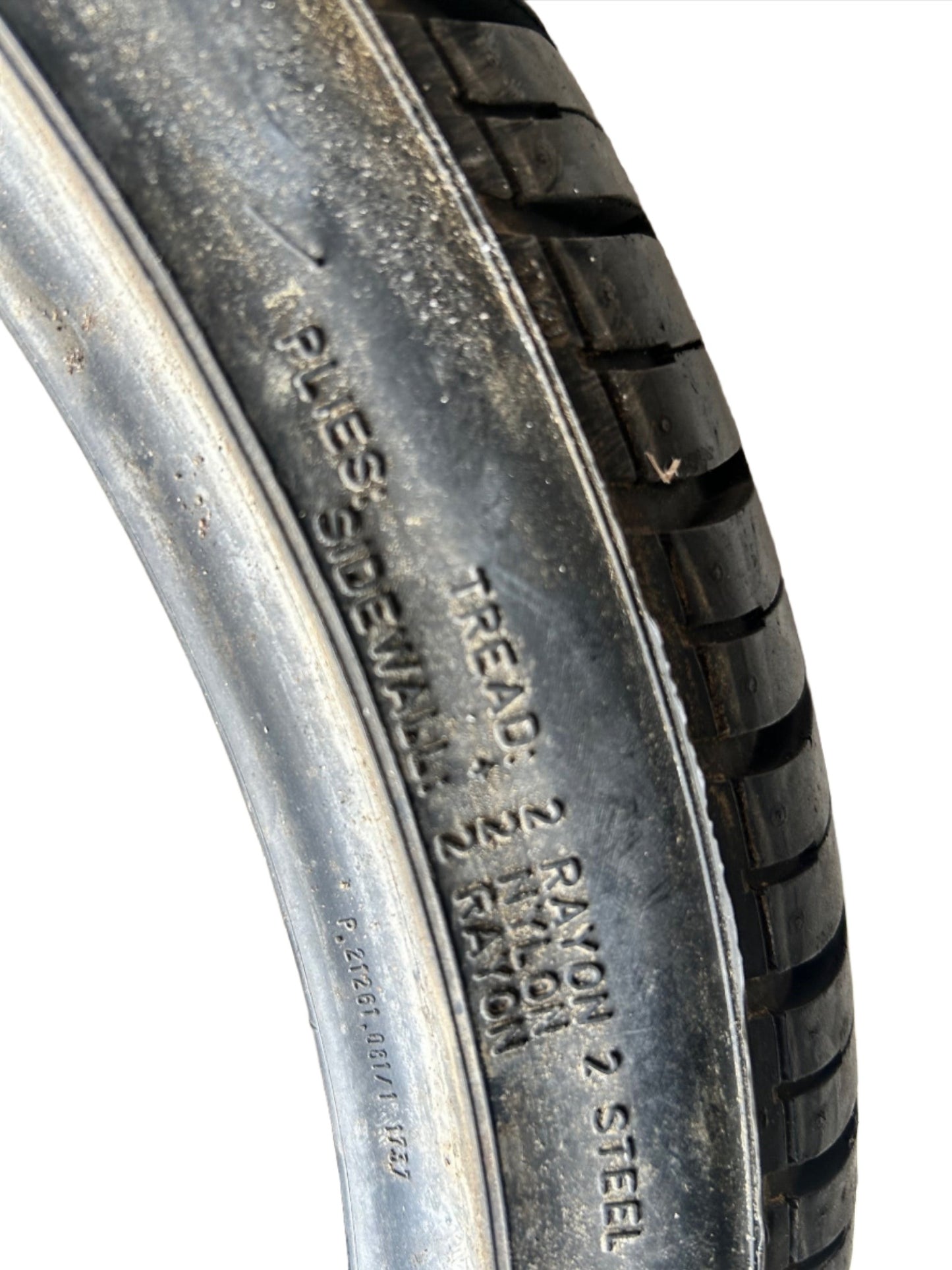 New Lamborghini Tire Pirelli P Zero 235/35ZR19 (91Y) High Performance
